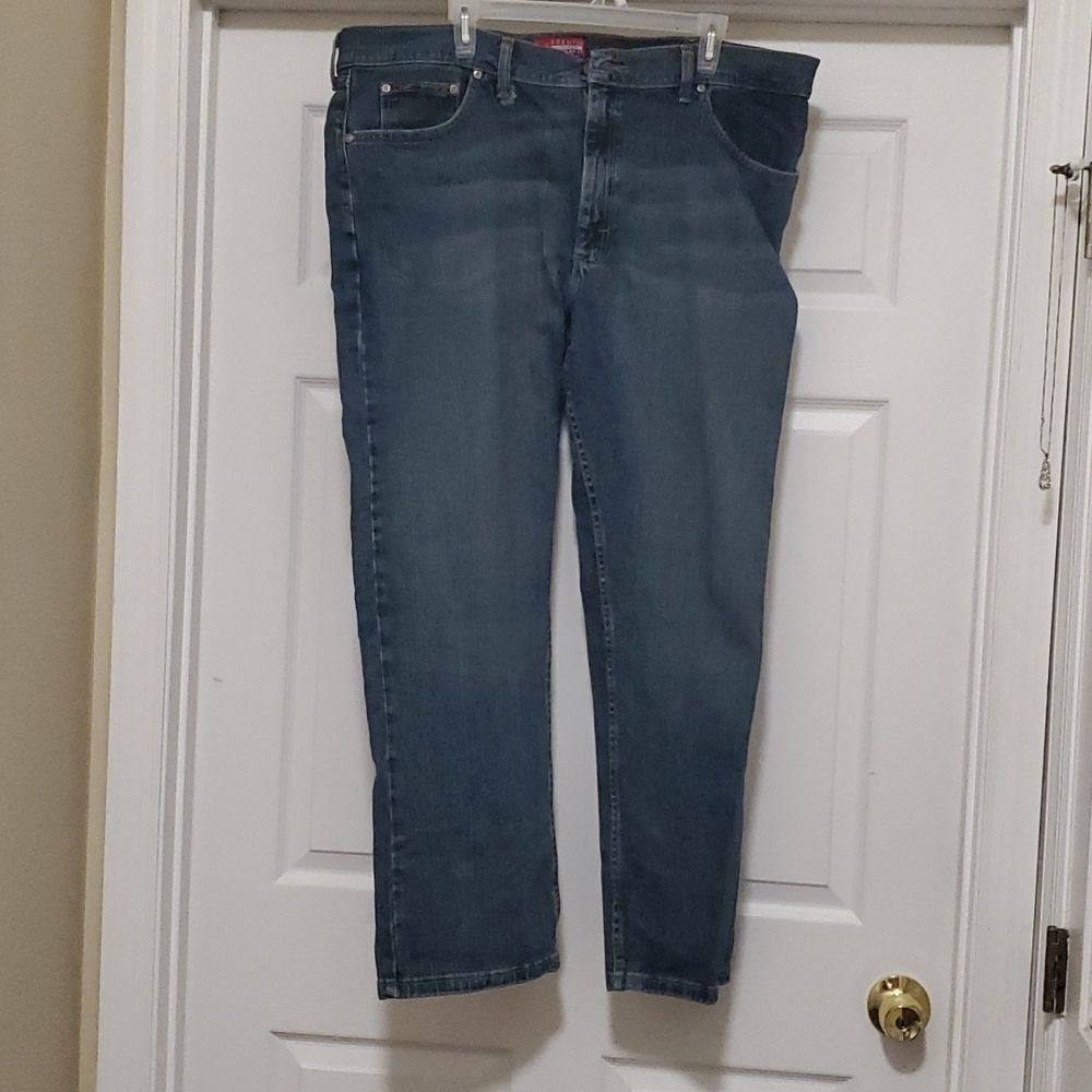 ❣️Lee Premium Select mens 42x30 straight leg blue jean